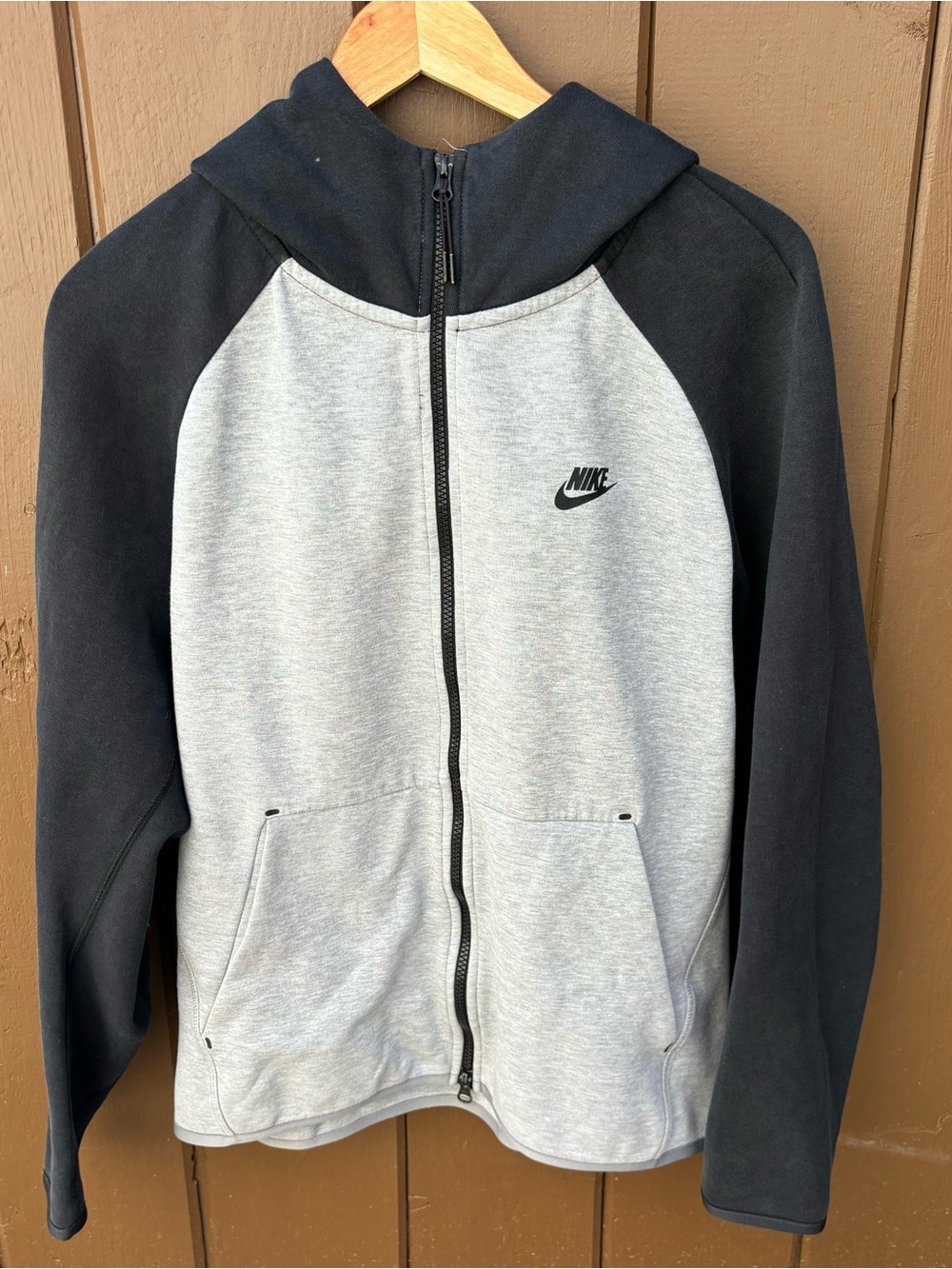 Nike Sportswear Tech Fleece Hoodie L Gray Colorblock Full Zip Swoosh Logo